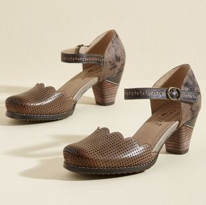 Modcloth L'artiste Grey Mary Jane Heels NEW